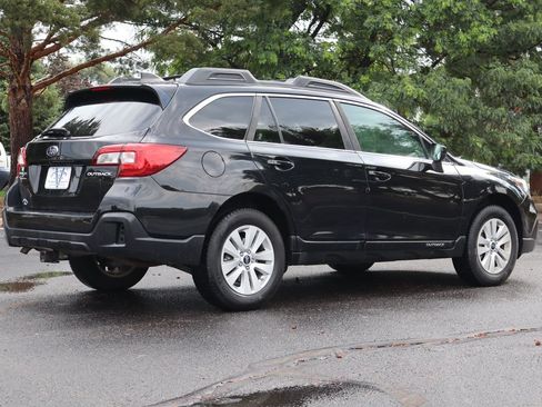 Used 2018 Subaru Outback 2.5i Premium AWD/4WD image 5