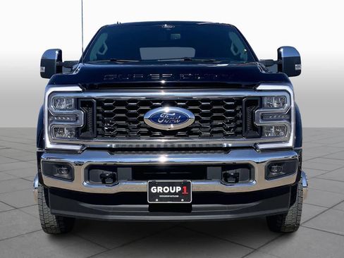 Certified 2025 Ford F450 Lariat w/ Chrome Package image 4