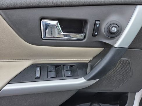 Used 2013 Ford Edge SEL image 16