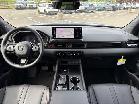 Used 2026 Honda Pilot Black Edition image 13