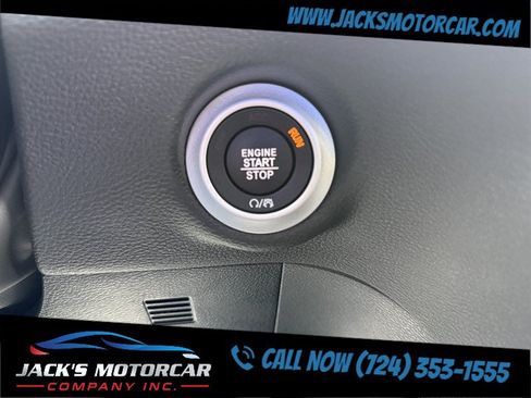 Used 2026 Chrysler Pacifica Limited FWD image 11