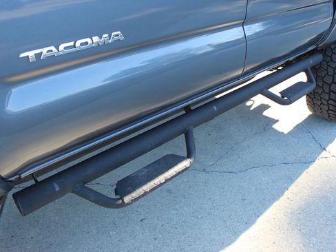 Used 2010 Toyota Tacoma PreRunner image 10