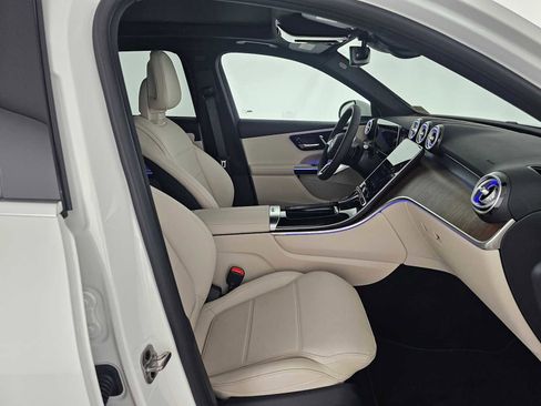 Used 2026 Mercedes-Benz GLC 300 image 10