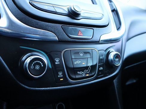 Used 2021 Chevrolet Equinox LT image 37