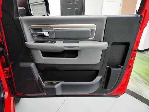 Used 2014 RAM 1500 Express RWD image 22