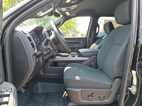New 2025 RAM 2500 Big Horn AWD/4WD image 35