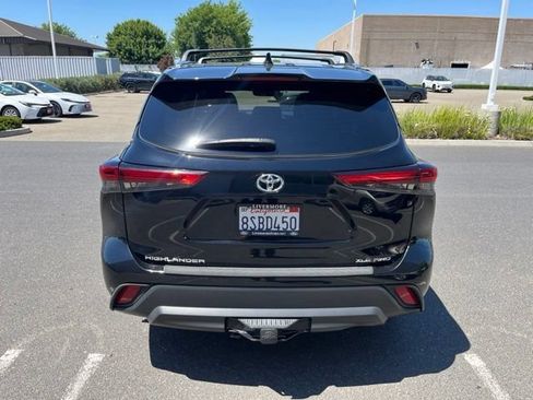 Used 2020 Toyota Highlander XLE AWD/4WD image 6