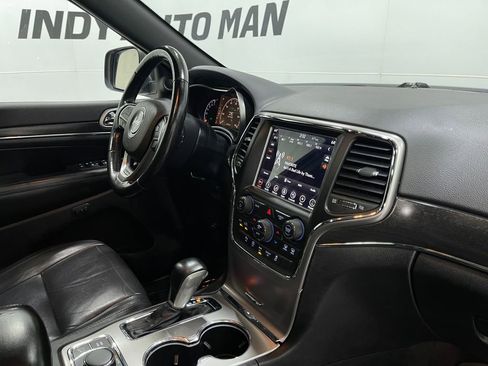 Used 2018 Jeep Grand Cherokee Limited image 21