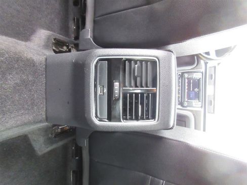 Used 2018 Volkswagen Passat 3.6 image 23