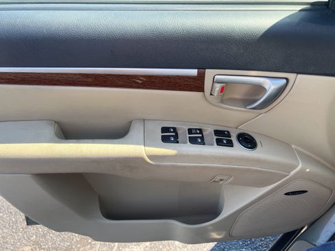 Used 2009 Hyundai Santa Fe Limited image 17