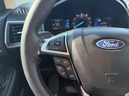 Used 2023 Ford Edge SEL w/ Sport Appearance Package image 13