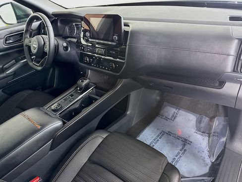 Used 2025 Nissan Pathfinder Rock Creek AWD/4WD image 34