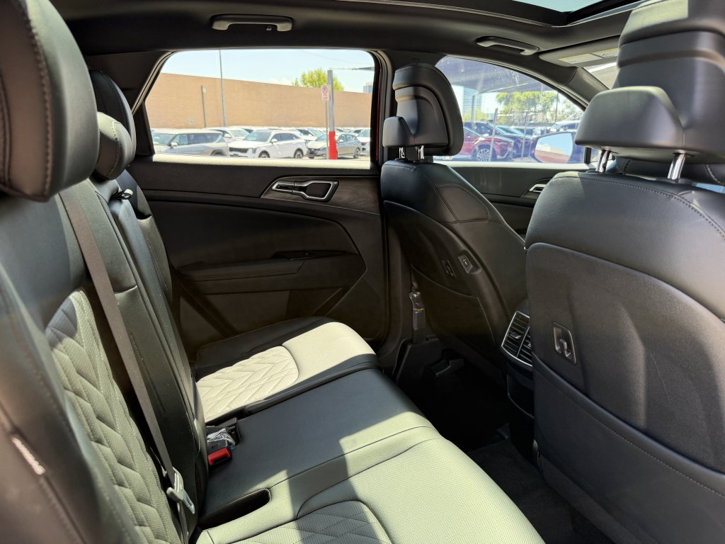 Used 2025 Kia Sportage X-Line w/ Premium Package AWD/4WD image 36