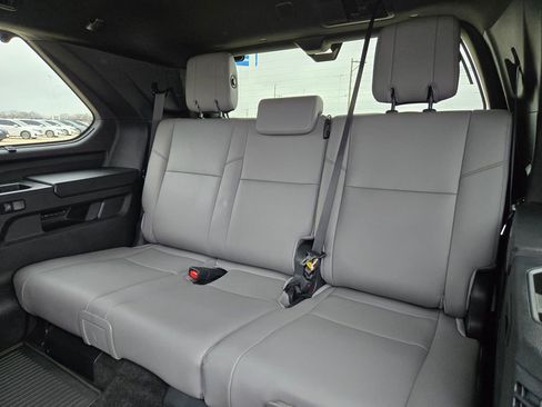 Used 2025 Toyota Sequoia Limited w/ Tow Technology Package AWD/4WD image 15