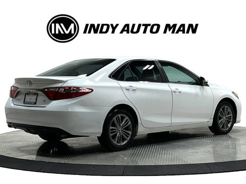 Used 2016 Toyota Camry SE FWD image 4