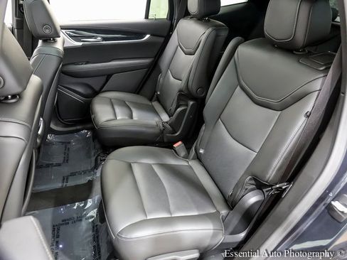 Certified 2023 Cadillac XT6 Premium Luxury image 11