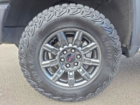 Used 2024 GMC Sierra 1500 AT4X AWD/4WD image 14