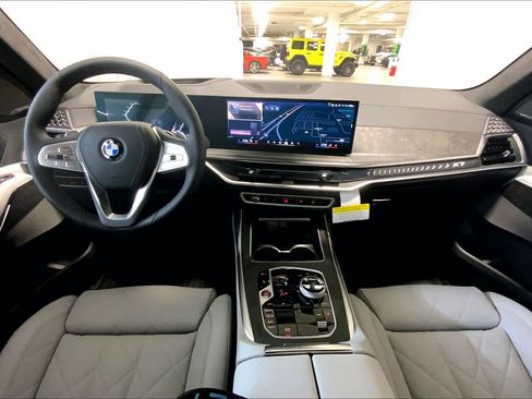 New 2026 BMW X7 xDrive40i w/ Executive Package image 5