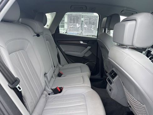 Used 2022 Audi Q5 2.0T Premium w/ Convenience Package image 12