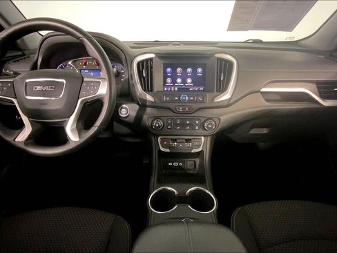 Used 2024 GMC Terrain SLE FWD image 15