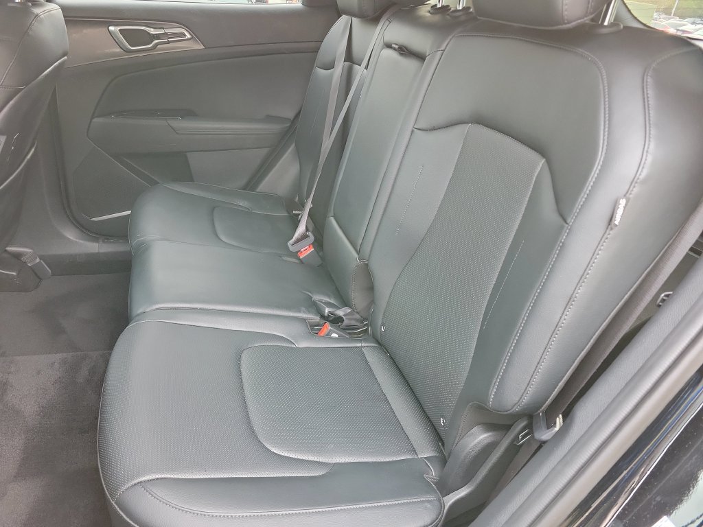 Used 2025 Kia Sportage EX w/ Premium Package FWD image 17