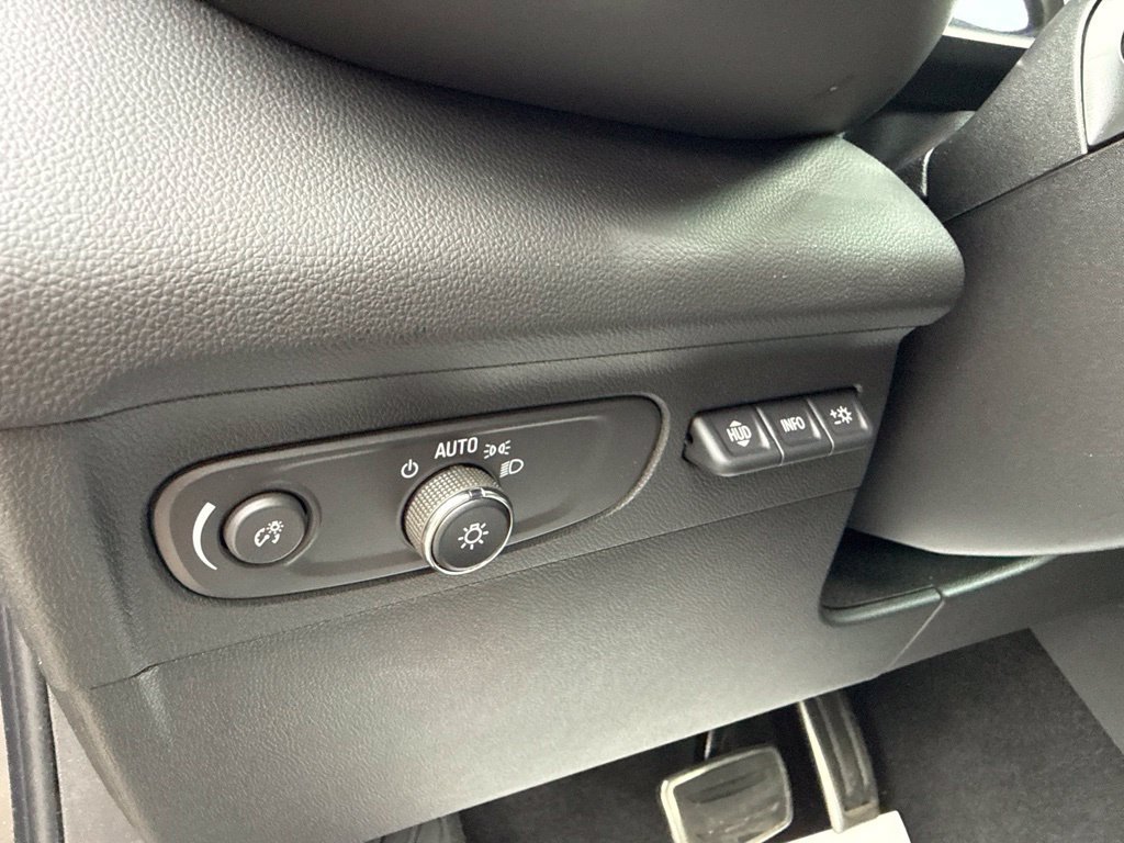 Used 2023 Buick Envision Essence w/ Technology Package I AWD/4WD image 24
