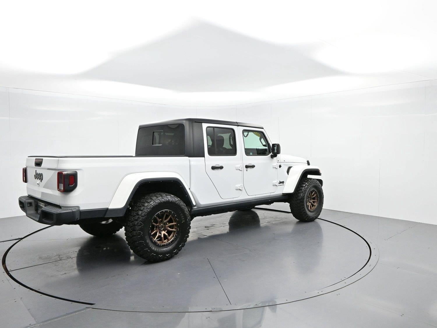 Used 2022 Jeep Gladiator Sport AWD/4WD image 7