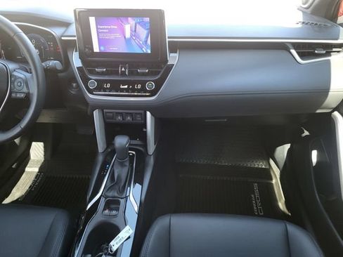 Used 2025 Toyota Corolla Cross AWD Hybrid w/ Convenience Package image 24