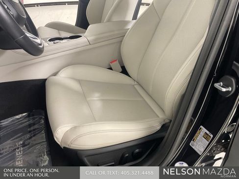 Used 2025 Genesis G70 2.5T RWD image 25