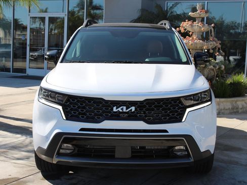 Used 2022 Kia Sorento SX Prestige w/ Rust Color Package image 4