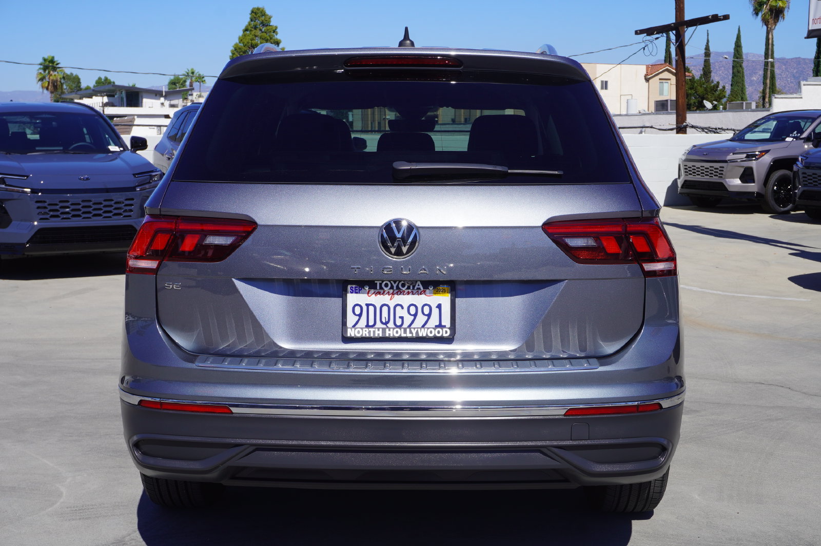 Used 2022 Volkswagen Tiguan SE FWD image 6
