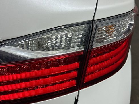 Used 2013 Lexus ES 350 w/ Luxury Pkg FWD image 33