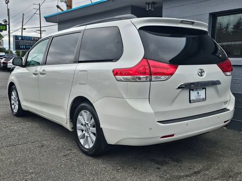 Used 2011 Toyota Sienna Limited AWD/4WD image 3