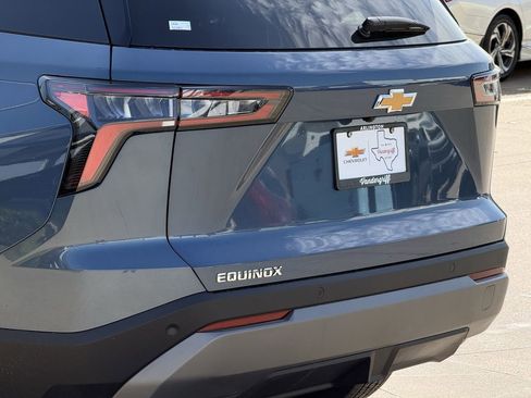 New 2026 Chevrolet Equinox LT FWD image 6