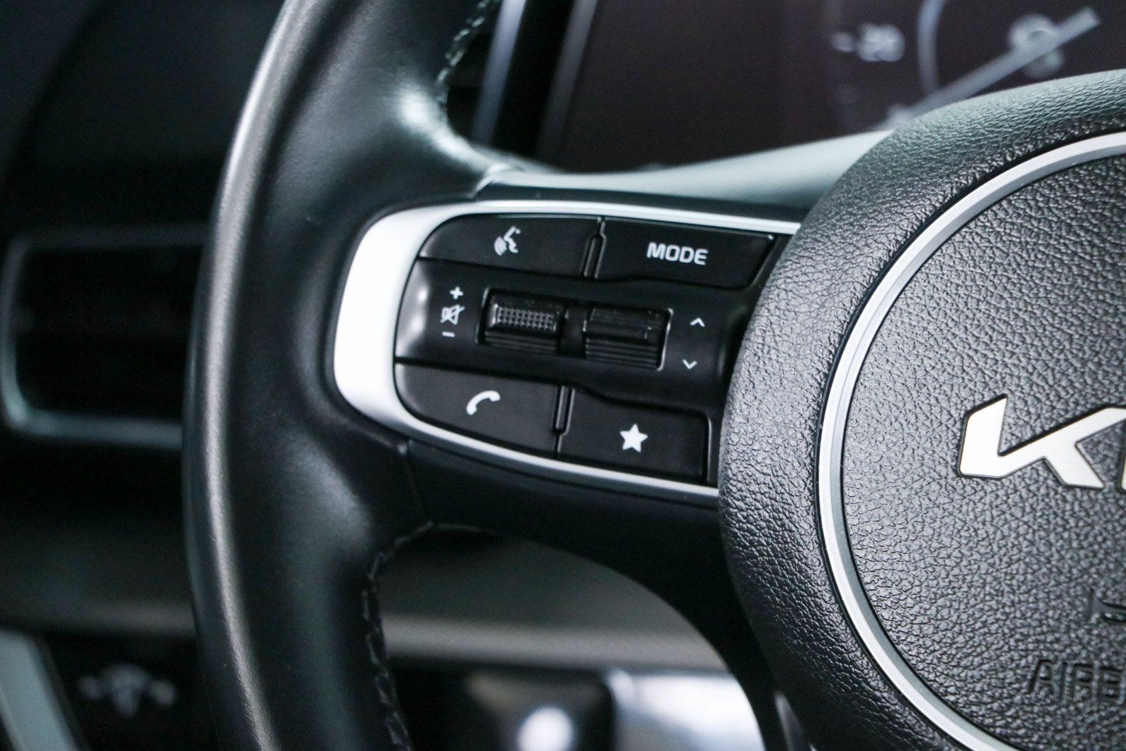 Used 2023 Kia Sportage SX FWD image 13