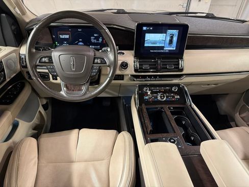 Certified 2020 Lincoln Navigator L Reserve w/ Luxury Package AWD/4WD image 8
