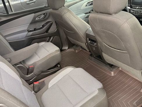 Used 2020 Chevrolet Traverse LT FWD image 4