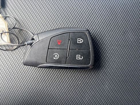 Used 2025 Chevrolet Equinox LT image 23