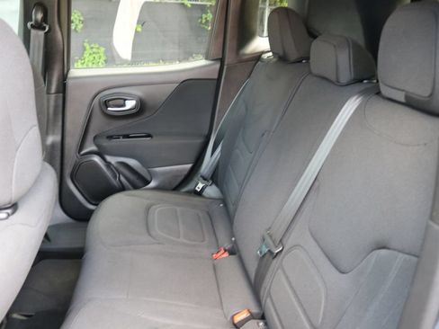 Used 2021 Jeep Renegade Latitude FWD image 14
