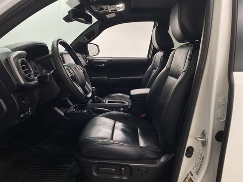 Used 2021 Toyota Tacoma TRD Off-Road w/ TRD Premium Off Road Package image 11