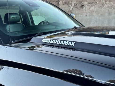 Used 2017 GMC Sierra 2500 Denali w/ Duramax Plus Package AWD/4WD image 4