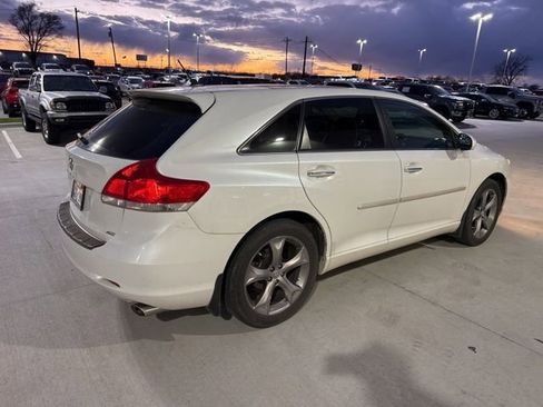Used 2011 Toyota Venza AWD image 3