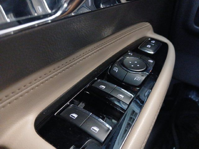Used 2021 Lincoln Corsair Reserve w/ Equipment Group 201A FWD image 11
