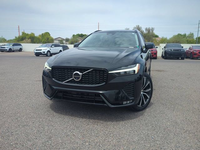 Used 2023 Volvo XC60 B5 Plus w/ Climate Package FWD image 3