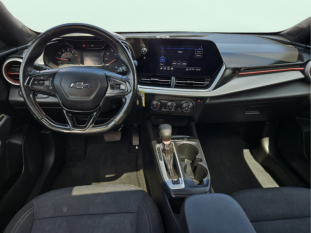 Used 2024 Chevrolet Trax RS w/ Sunroof Package FWD image 11