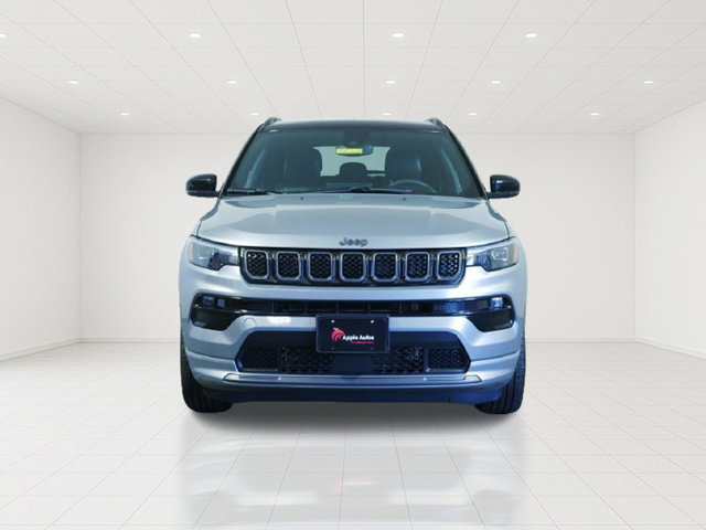 Used 2023 Jeep Compass High Altitude AWD/4WD image 2