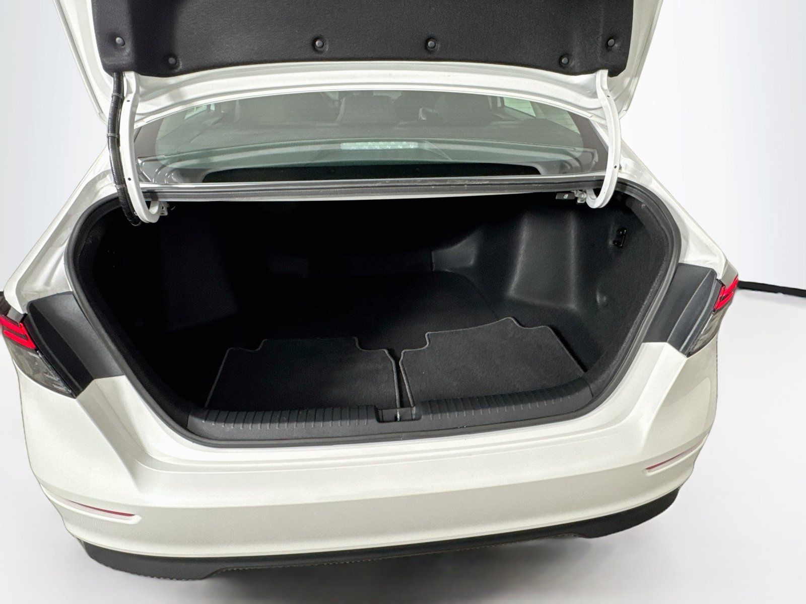 Certified 2025 Honda Accord LX image 8