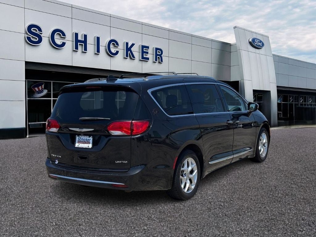 Used 2020 Chrysler Pacifica Limited FWD image 2