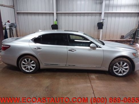 Used 2007 Lexus LS 460 L w/ Luxury Pkg image 3