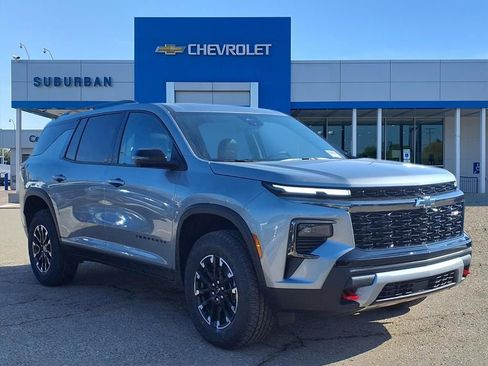 New 2026 Chevrolet Traverse Z71 w/ Driver Confidence Package image 3